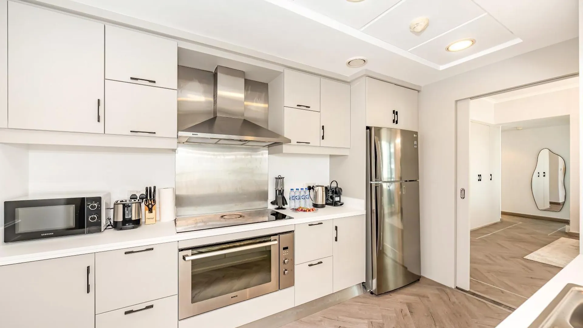 Luxe 4 Bedroom Apartment I Burj Khalifa & Fountain Views I Free Gym, Pool, Parking, Wi-Fi And Ps5 I By Skyline Serenity Dubai 0*,  United Arab Emirates