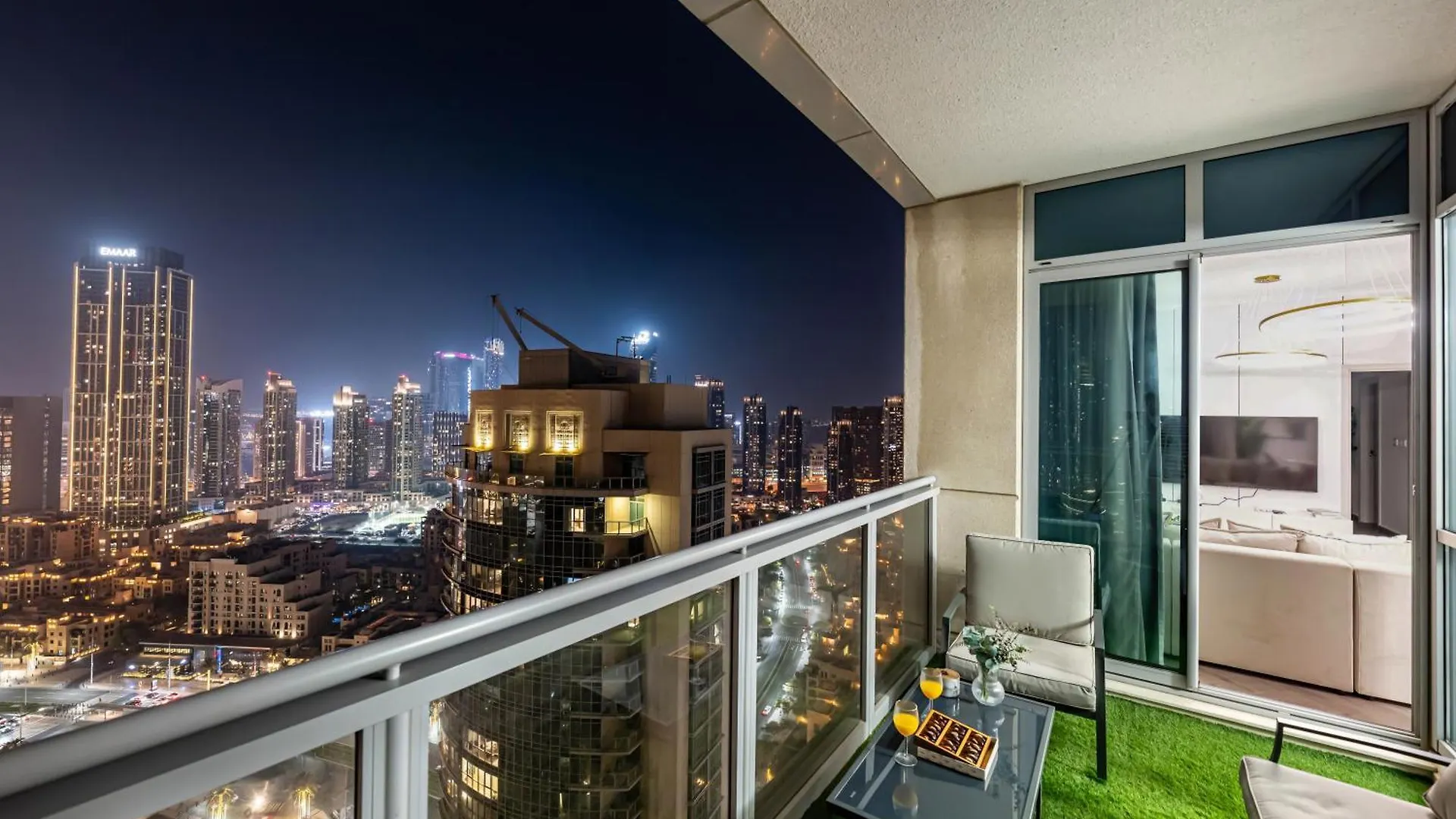 Luxe 4 Bedroom Apartment I Burj Khalifa & Fountain Views I Free Gym, Pool, Parking, Wi-Fi And Ps5 I By Skyline Serenity Dubai