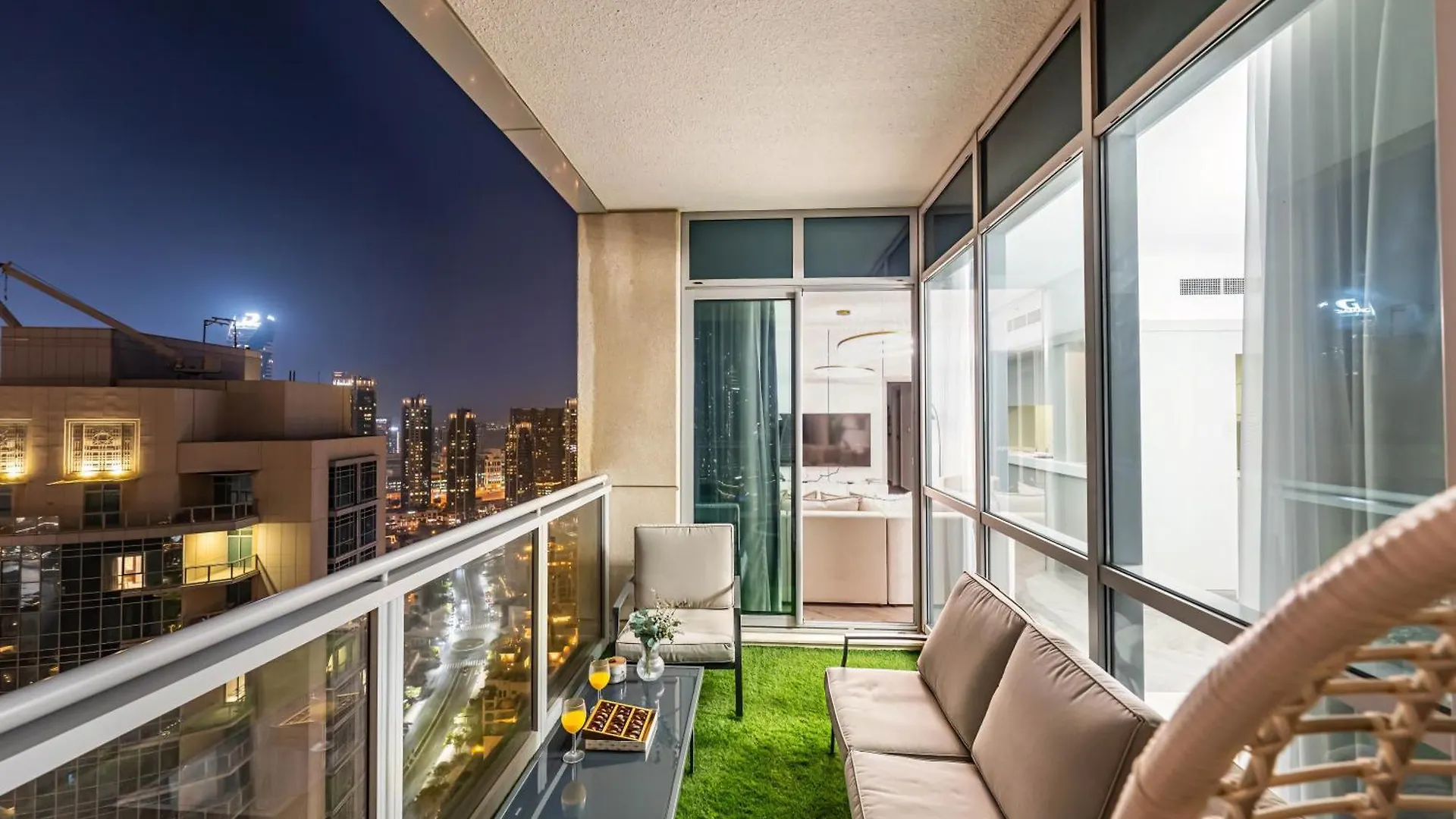 Luxe 4 Bedroom Apartment I Burj Khalifa & Fountain Views I Free Gym, Pool, Parking, Wi-Fi And Ps5 I By Skyline Serenity Dubai United Arab Emirates
