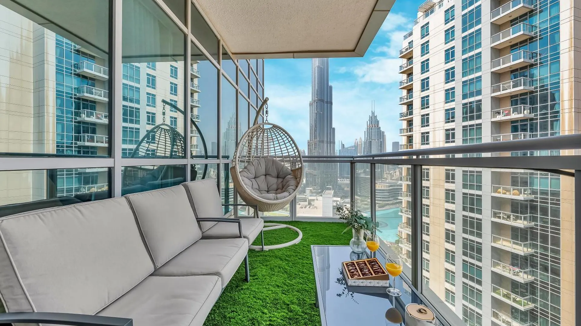 Luxe 4 Bedroom Apartment I Burj Khalifa & Fountain Views I Free Gym, Pool, Parking, Wi-Fi And Ps5 I By Skyline Serenity Dubai United Arab Emirates