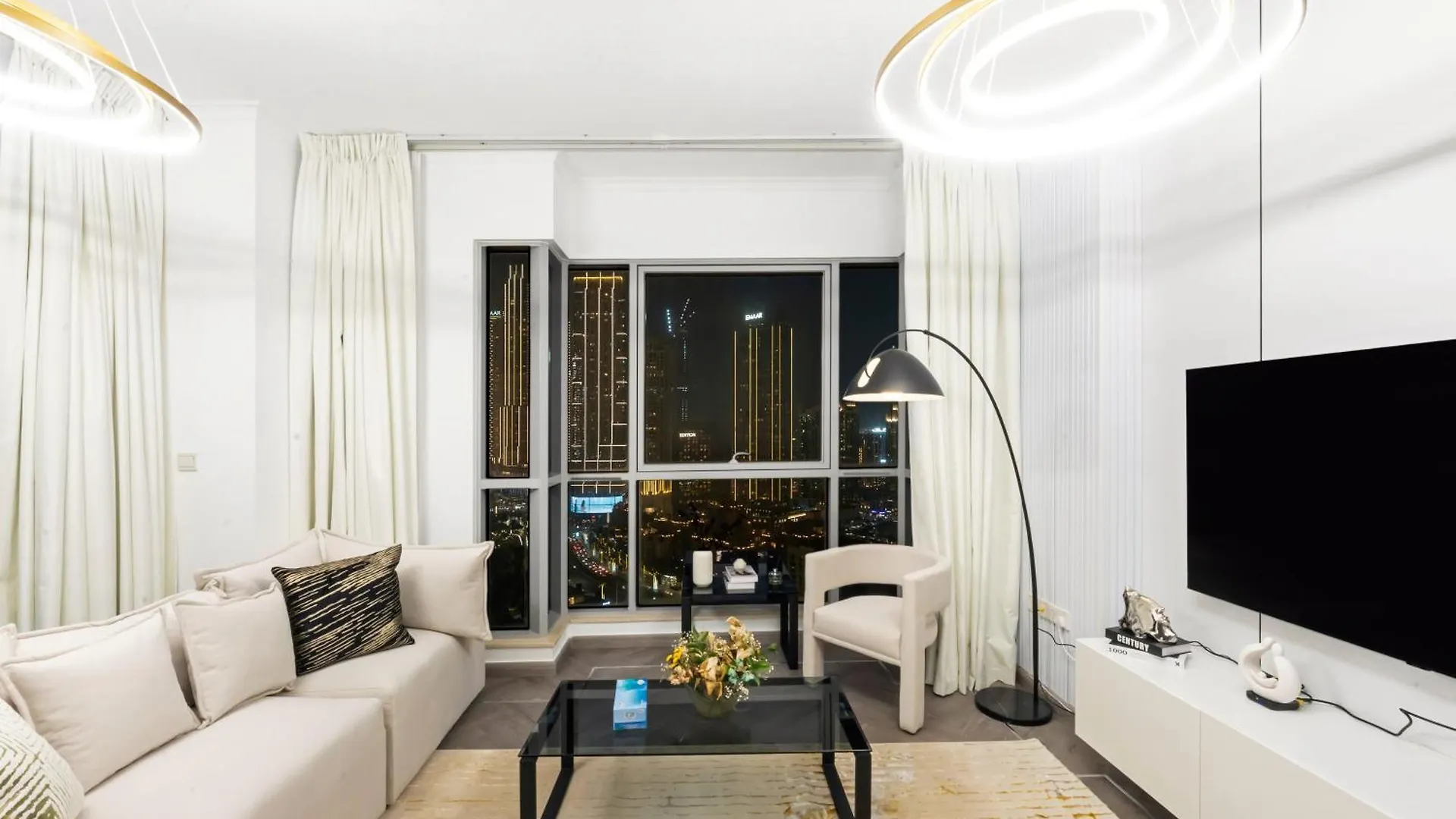Luxe 4 Bedroom Apartment I Burj Khalifa & Fountain Views I Free Gym, Pool, Parking, Wi-Fi And Ps5 I By Skyline Serenity Dubai