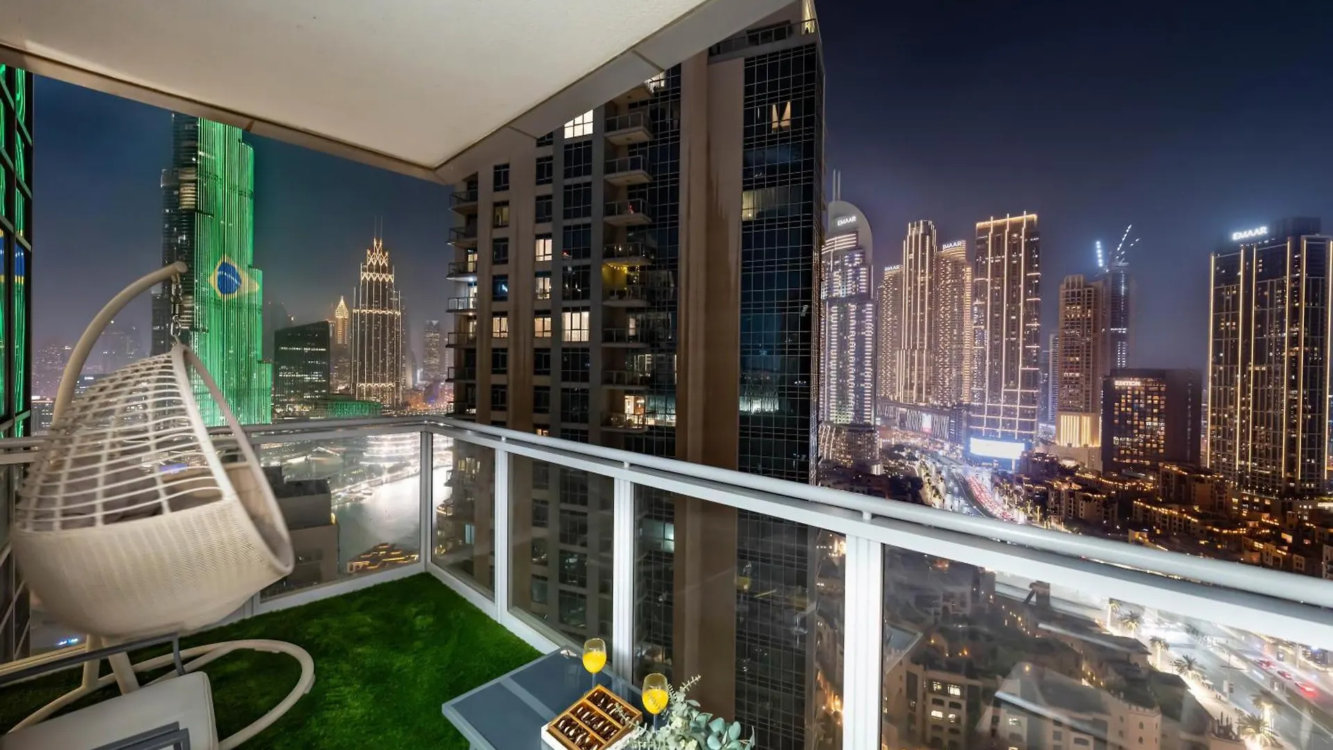 Luxe 4 Bedroom Apartment I Burj Khalifa & Fountain Views I Free Gym, Pool, Parking, Wi-Fi And Ps5 I By Skyline Serenity Dubai