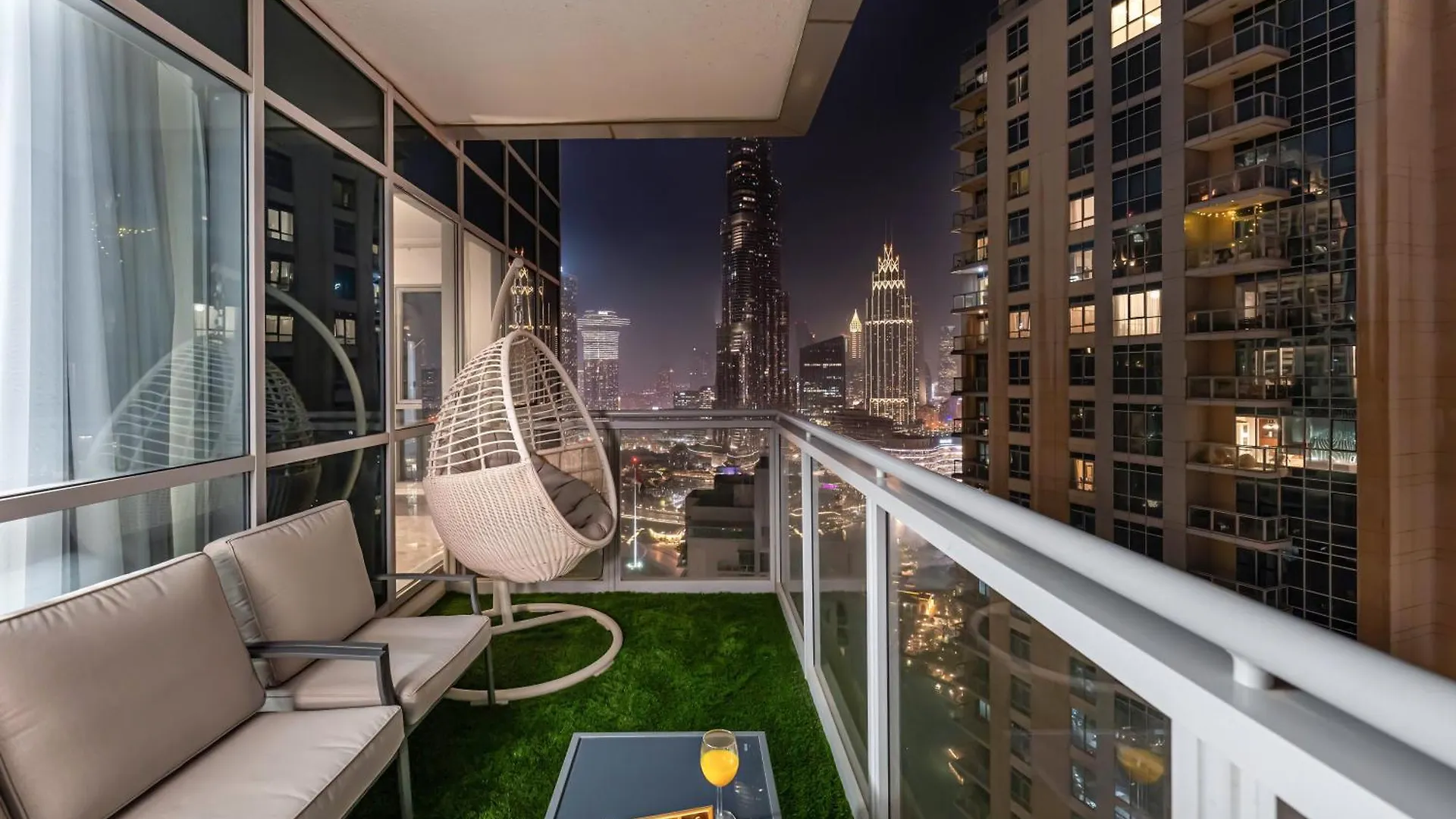 Luxe 4 Bedroom Apartment I Burj Khalifa & Fountain Views I Free Gym, Pool, Parking, Wi-Fi And Ps5 I By Skyline Serenity Dubai