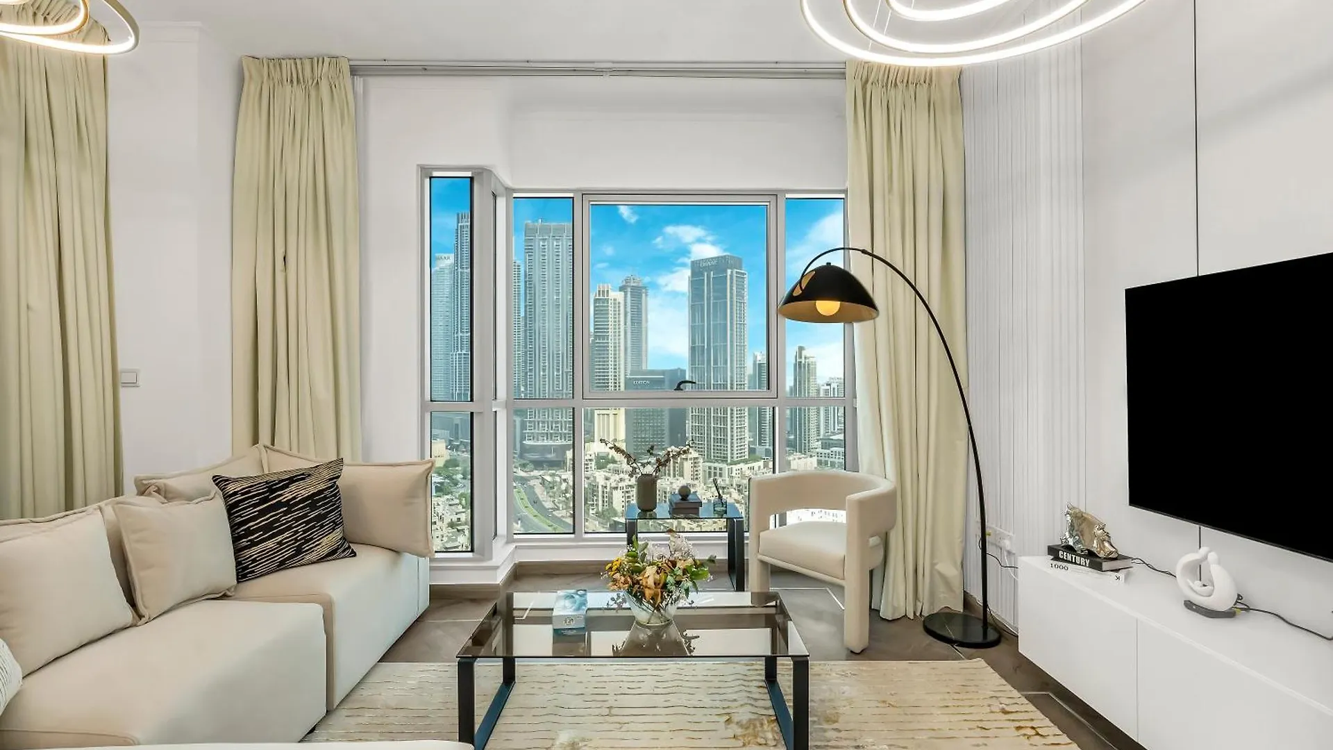 Luxe 4 Bedroom Apartment I Burj Khalifa & Fountain Views I Free Gym, Pool, Parking, Wi-Fi And Ps5 I By Skyline Serenity Dubai