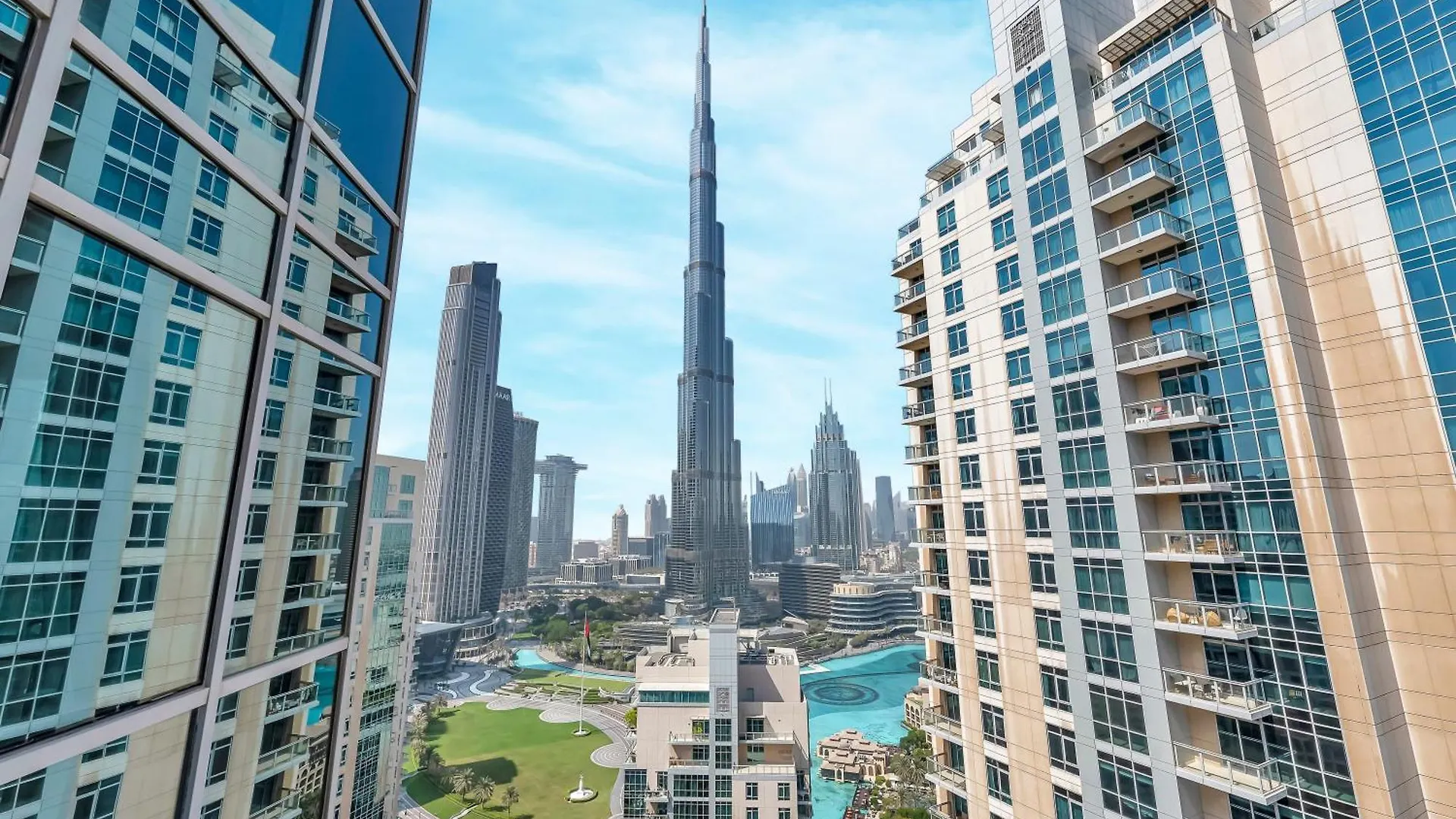 Luxe 4 Bedroom Apartment I Burj Khalifa & Fountain Views I Free Gym, Pool, Parking, Wi-Fi And Ps5 I By Skyline Serenity Dubai 0*,