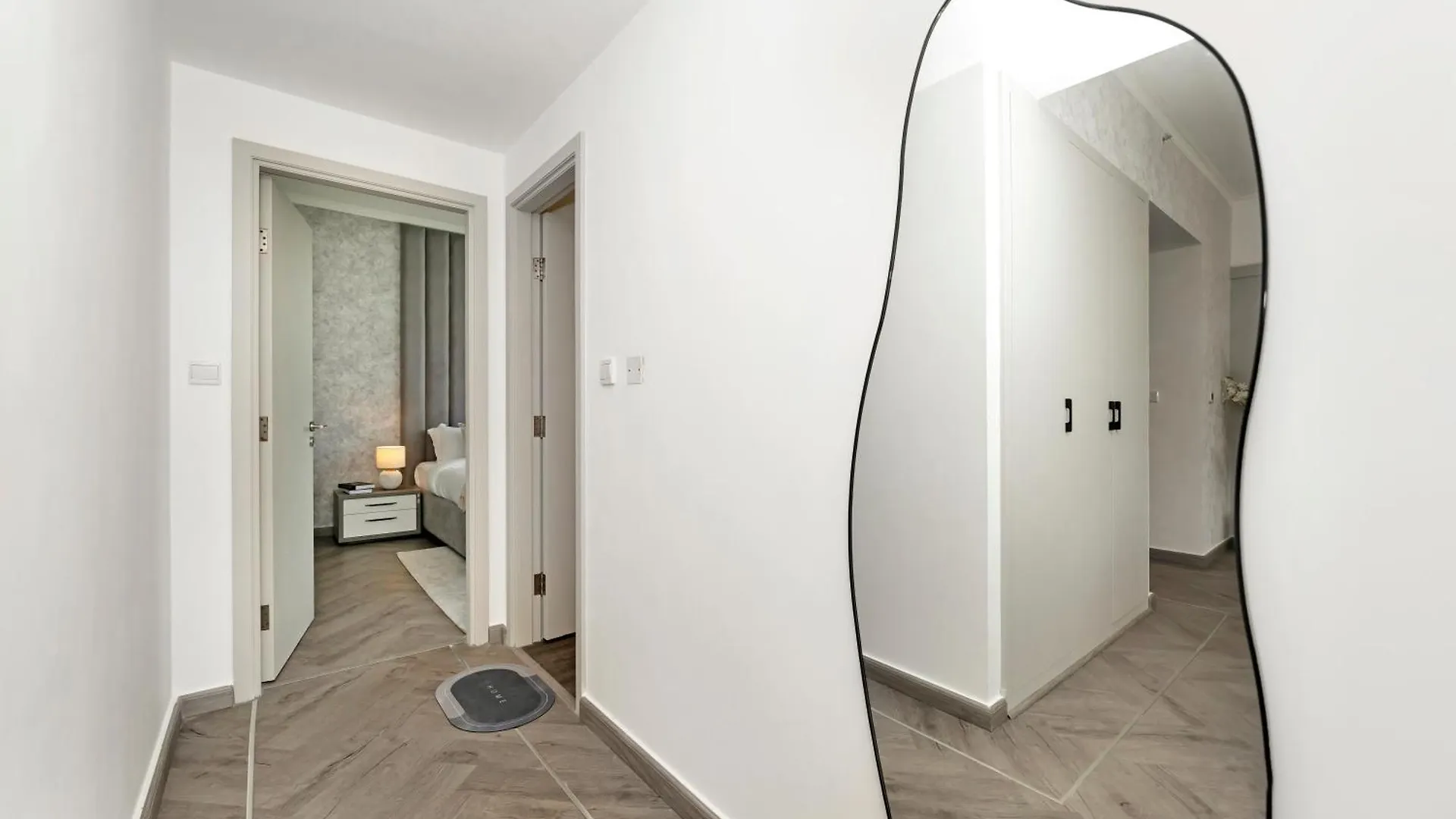 Luxe 4 Bedroom Apartment I Burj Khalifa & Fountain Views I Free Gym, Pool, Parking, Wi-Fi And Ps5 I By Skyline Serenity Dubai 0*,